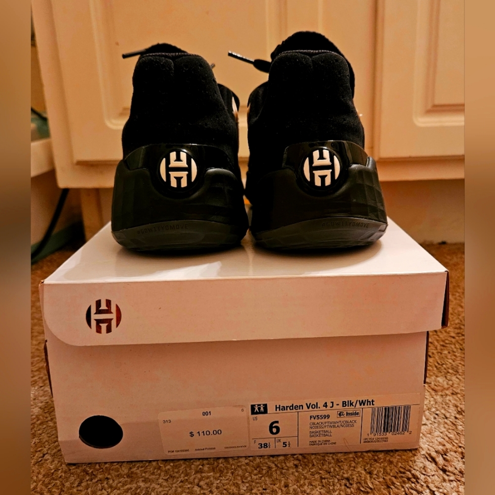 GUC James Harden shoes 6Y - Picture 4 of 4